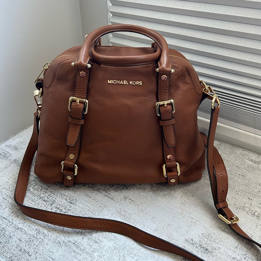 Michael Kors Satchel/Shoulder bag. Gently used. Like new condition.